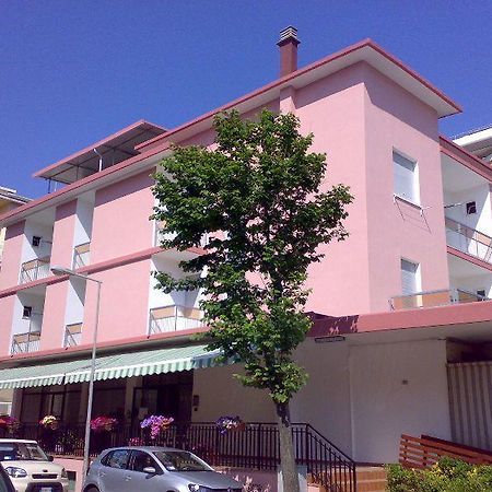 Hotel Piccari Nuova Gestione Rimini Buitenkant foto