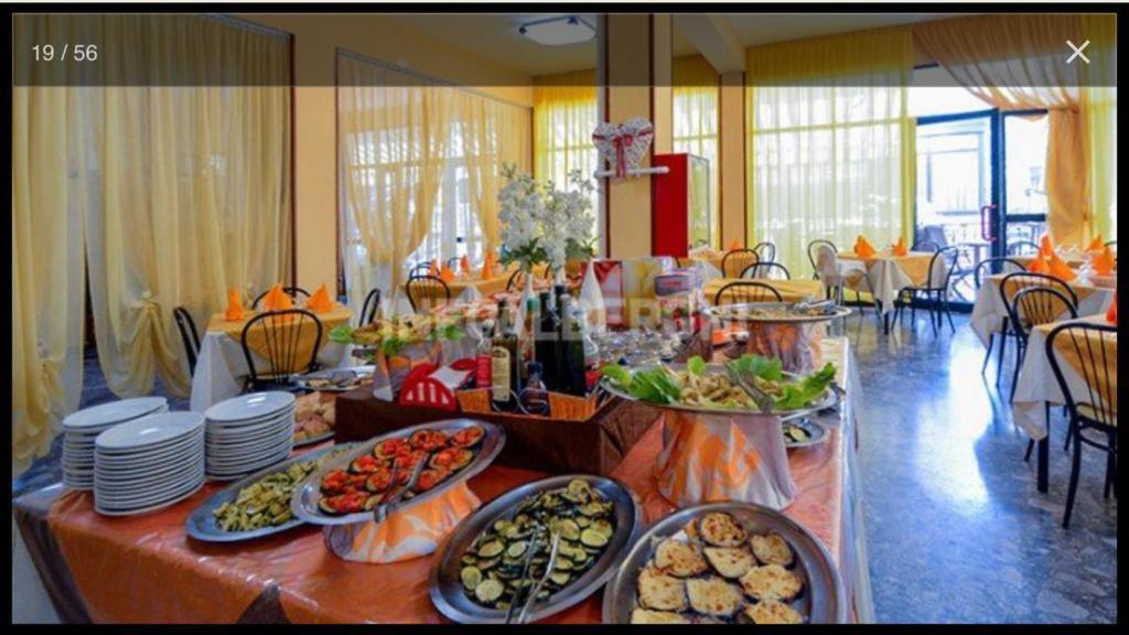 Hotel Piccari Nuova Gestione Rimini Buitenkant foto