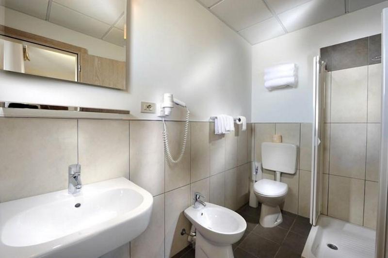 Hotel Piccari Nuova Gestione Rimini Buitenkant foto