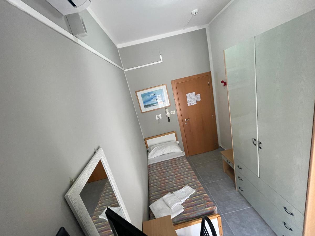 Hotel Piccari Nuova Gestione Rimini Buitenkant foto