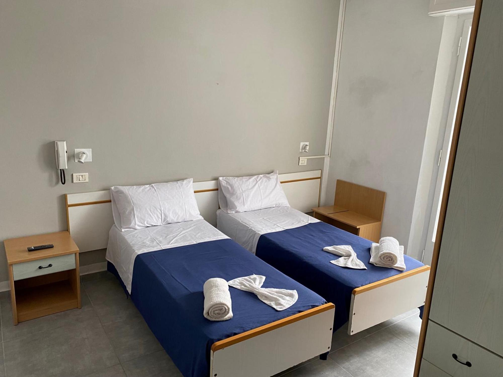 Hotel Piccari Nuova Gestione Rimini Buitenkant foto