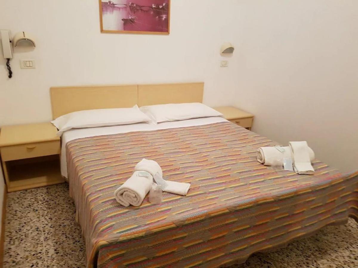 Hotel Piccari Nuova Gestione Rimini Buitenkant foto