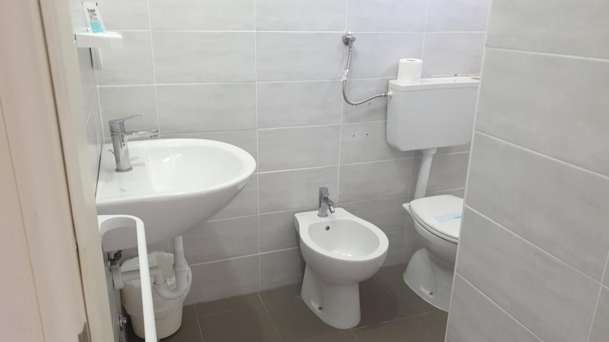 Hotel Piccari Nuova Gestione Rimini Buitenkant foto
