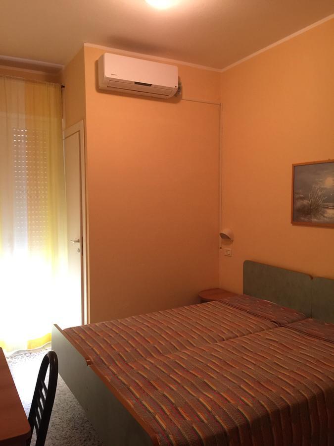 Hotel Piccari Nuova Gestione Rimini Buitenkant foto
